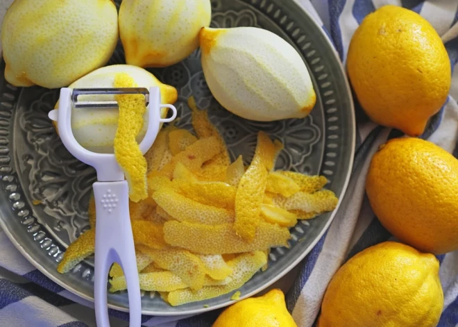 Tu tās met ārā? 7 veidi, kā izmantot citrusaugļu miziņas