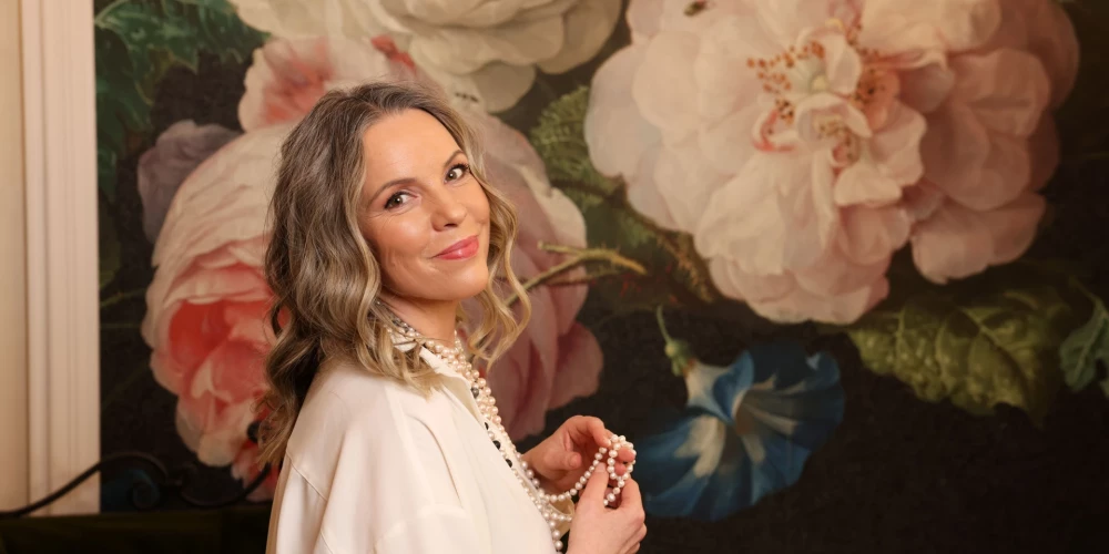 Raidījuma vadītāja, radio personība un žurnāliste Rita Paula, pati būdama sieviete savā plaukumā, studijā uzņems Latvijas spēcīgākās personības - sievietes. 