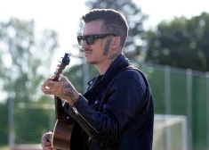 “Nekas nekad vairs nebūs kā agrāk…” Pēc māsas bērēm Miks Dukurs dalās sāpīgā vēstījumā