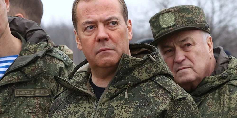 Drošības padomes priekšsēdētāja vietnieks Dmitrijs Medvedevs kārtējo reizi draud Eiropai ar krievu zābakiem.