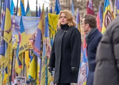 ФОТО: "В эту годовщину войны я молилась за Латвию и за людей Украины" - Эвика Силиня прибыла в Киев 