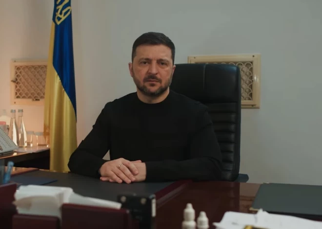 "Сегодня ровно 4 года, как Путин берет Киев за три дня". Зеленский обратился к украинцам в четвертую годовщину большой войны и показал бункер в Киеве