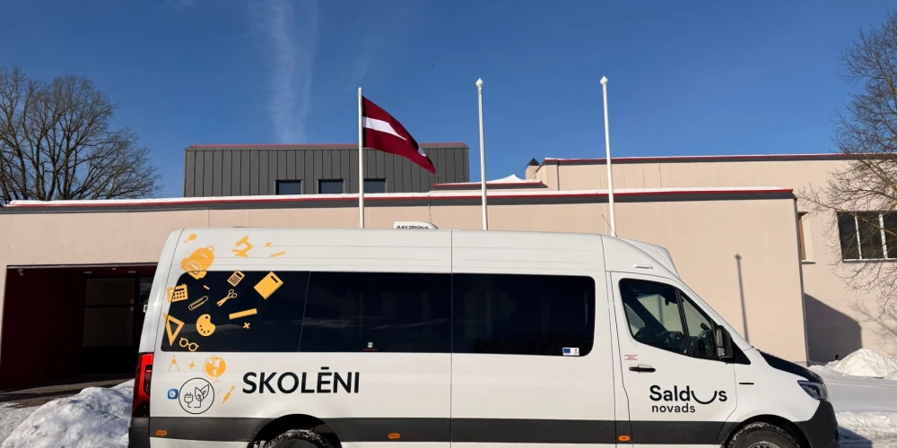 Transportlīdzeklis ir veiksmīgi notestēts un atzīts par atbilstošu visām noteiktajām prasībām.