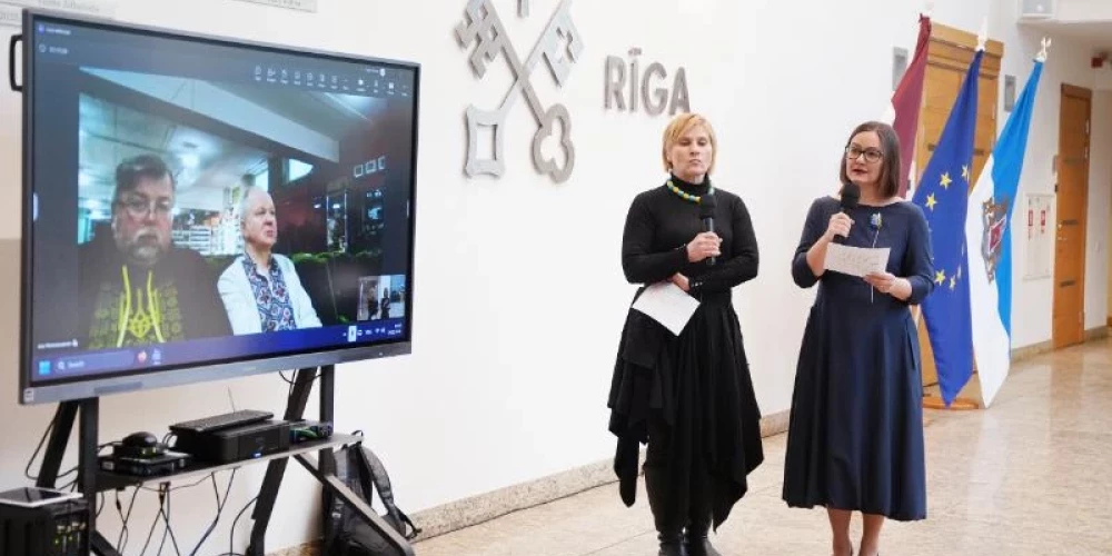 Rātsnamā atklāta ukraiņu karavīra un fotogrāfa Georgija Suturina izstāde “Kur sākas Dzīve?”