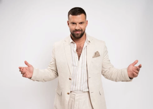 Šova galvenais varonis Gunārs ir 34 gadus jauns vīrietis, par kuru daudzas dāmas noteikti teiks – nevar būt, ka viņš joprojām ir viens.