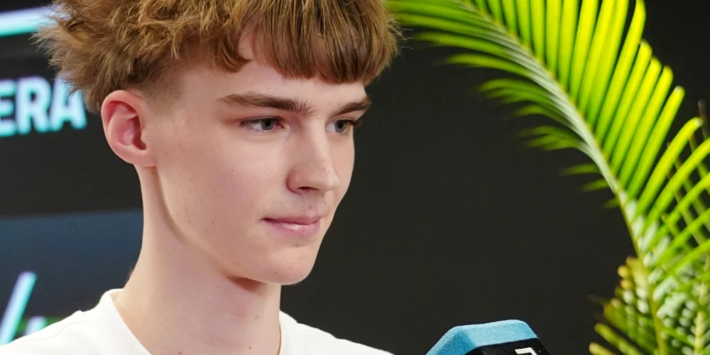  Basketbola kluba "Rīgas zeļļi" sastāvam pievienojies 19 gadus vecais latviešu uzbrucējs Enzo Ābele.