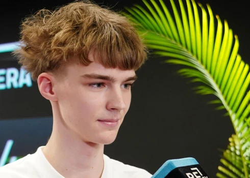  Basketbola kluba "Rīgas zeļļi" sastāvam pievienojies 19 gadus vecais latviešu uzbrucējs Enzo Ābele.