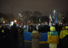 ФОТО, ВИДЕО: в Старой Риге прошел марш поддержки Украины - полиция назвала число участников