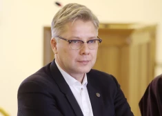 Бывшие водители Ушакова получили тюремные сроки за фиктивную работу в Rīgas satiksmе