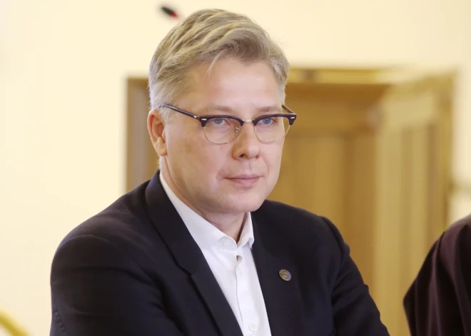 Бывшие водители Ушакова получили тюремные сроки за фиктивную работу в Rīgas satiksmе