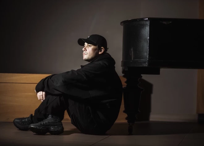 Актер Шамиль Хаматов благодарен, что может жить в Латвии: "Я сушу грибы и везу их друзьям в Валенсию"