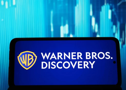 "Warner Bros. Discovery" padome otrdien paziņoja, ka izskatīs "Paramount" jaunāko piedāvājumu un novērtēs, vai tas ir pārāks par konkurējošo straumēšanas platformas "Netflix" piedāvājumu.