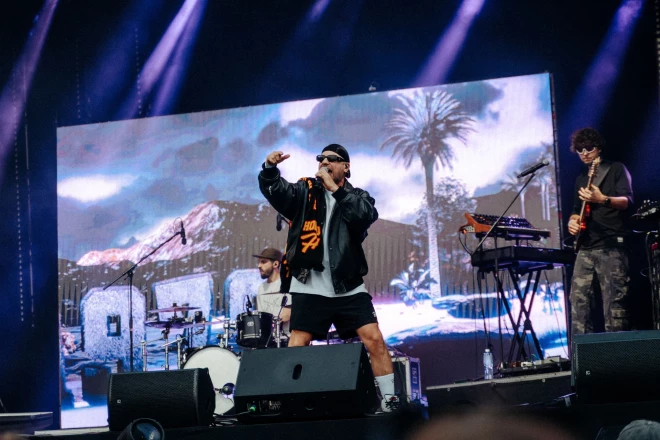 Ozols (īstajā vārdā Ģirts Rozentāls) ir viens no pazīstamākajiem un ietekmīgākajiem latviešu reperiem.