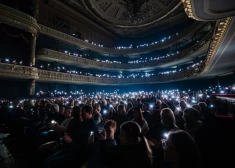 FOTO: "Uzņēmēji mieram" spēka koncerts izskan ar rekordlielu ziedojumu - Ukrainas aizstāvju atbalstam saziedoti 1 450 000 eiro