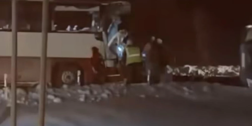 Indijas pilsonis izraisa avāriju uz Liepājas šosejas.