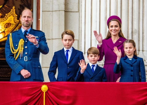 Princis Viljams nosauc filmu, ko kopā ar Džordžu, Šarloti un Luisu skatās atkal un atkal.