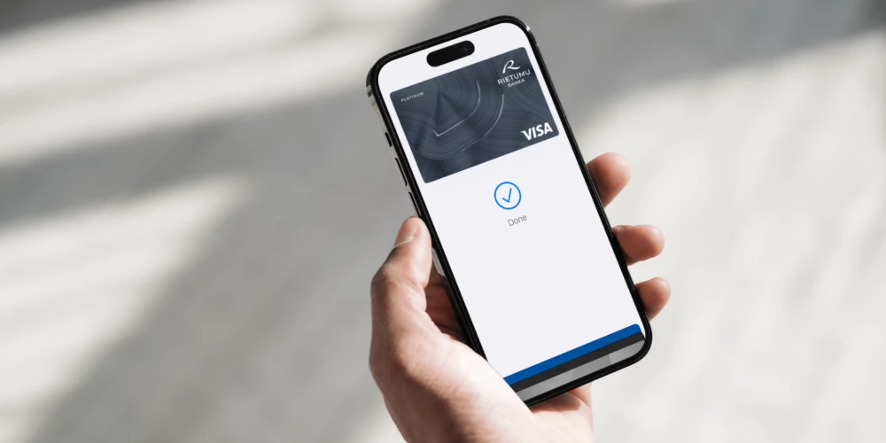 С помощью Apple Pay можно делать платежи в местах торговли, мобильных приложениях и онлайн без использования физической платежной карты.