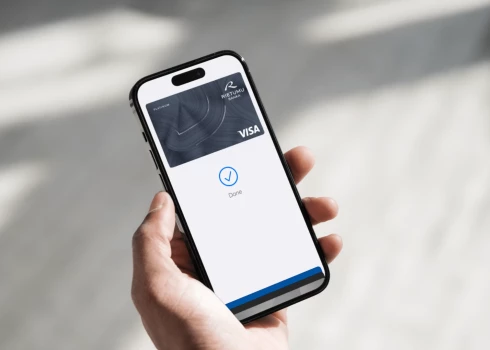 С помощью Apple Pay можно делать платежи в местах торговли, мобильных приложениях и онлайн без использования физической платежной карты.