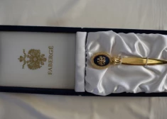 Valsts izpārdod īpašumus: iedzīvotājiem piedāvā iegādāties BMW, "Tiffany" auskarus, Faberžē nazi un daudz ko citu. FOTO