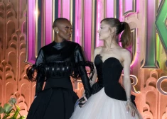 Sintija Erivo komentē dīvainās spekulācijas, ka viņa un Ariana Grande bijušas mīļākās