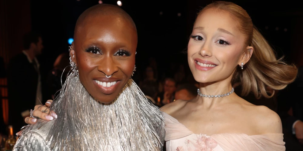 Sintija Erivo un Adriana Grande.