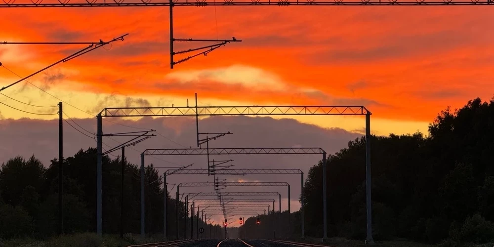 Светлый железнодорожный путь Эстонии в Европу перегораживают бестолковые соседи.
