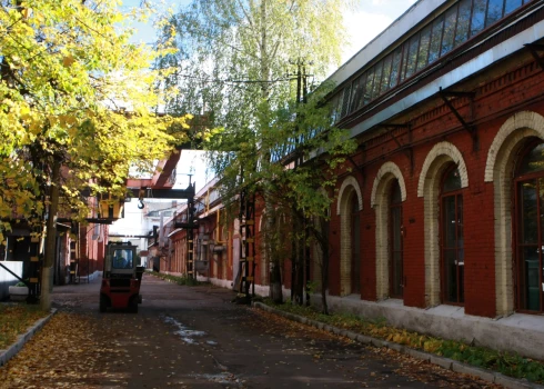 Daugavpils lokomotīvju remonta rūpnīca - одно из крупнейших предприятий города.