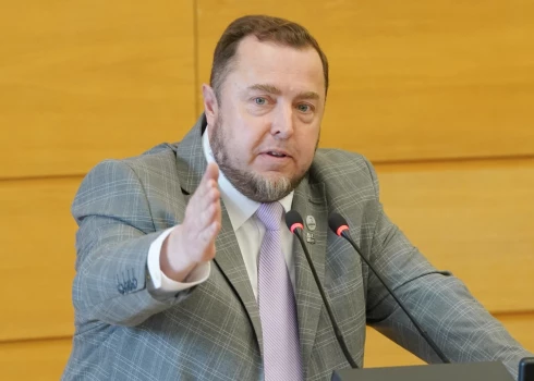 Вячеслав Степаненко сегодня так и не получил ответа на свой вопрос.