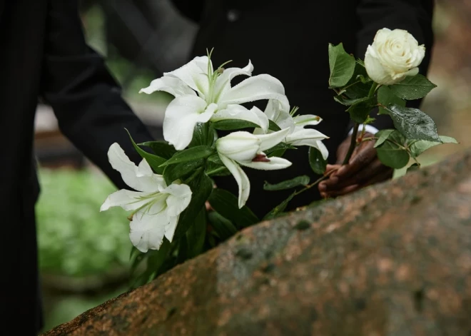 "Bēres nav balle" - latviešu mācītājs atgādina 5 lietas, ko nedarīt atvadu ceremonijā