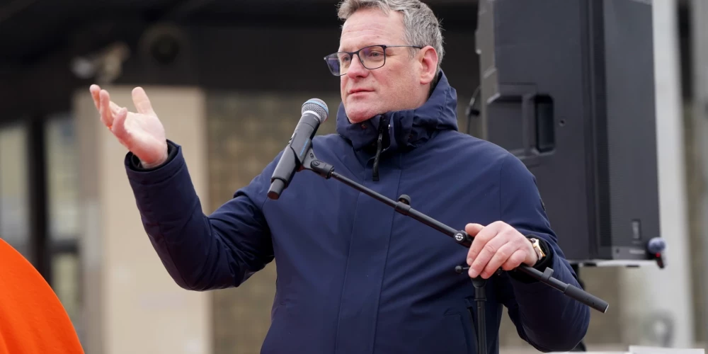 Rīgas mērs Viesturs Kleinbergs galvaspilsētas ielu ziemas uzturēšanu vērtē starp seši un vāju septiņi.