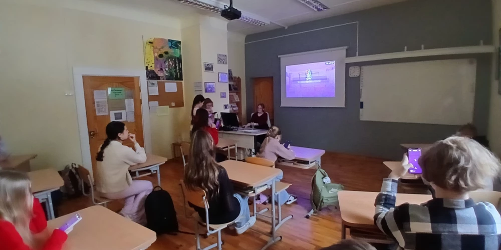 Nepietiekama skolēnu skaita dēļ Popes pamatskolai mainīs izglītības pakāpi un turpmāk šajā izglītības iestādē mācīsies 1.-6. klašu skolēni, ceturtdien vienbalsīgi nolēma Ventspils novada domes deputāti.