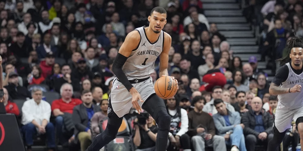 Sanantonio "Spurs" līderis Viktors Vembanjama.