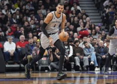 Porziņģa "Warriors" pārtrauc neveiksmju sēriju, "Spurs" garākā uzvaru sērija desmit gadu laikā