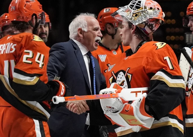 Džoels Kenevils kļūst par otro treneri NHL vēsturē ar 1000 uzvarām