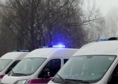 Kad drīkst ieslēgt sirēnas? Ieslodzījuma vietu pārvalde skaidro, kādos gadījumos operatīvie auto drīkst atkāpties no CSN