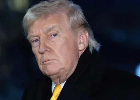 Baltais nams paziņojumā nodēvējis apsūdzības pret ASV prezidentu Donaldu Trampu par "nepatiesām un sensacionālām".