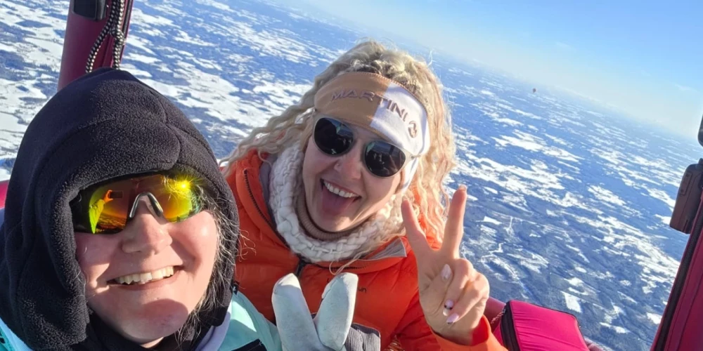 Gaisa balonu pilotu duo izdevies uzstādīt pirmos Latvijas gaisa balonu rekordus.