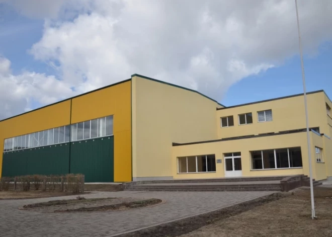 Kalnciemā nocirtīs 28 kokus, lai izbūvētu sporta laukumu