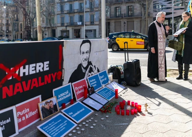 Kremlis turpina vajāt "arī pēc nāves": ap 100 mirušu Putina kritiķu joprojām atrodas ekstrēmistu sarakstos