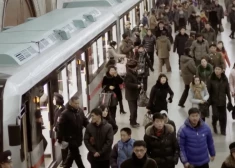 VIDEO: unikāli skati no Ziemeļkorejas ikdienas dzīves; eksperti brīdina - publiskotie kadri var būt maldinoši