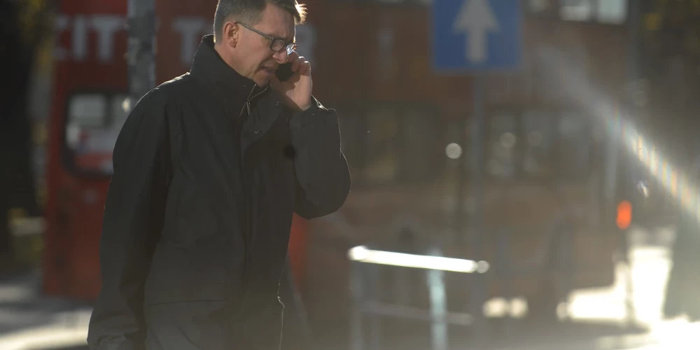 Iedzīvotājus aicina uzmanīties no telefonkrāpniekiem, kas uzdodas par VSAA darbiniekiem.