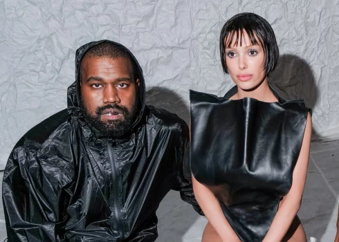 Kanje Vests ar sievu Bjanku Censori.