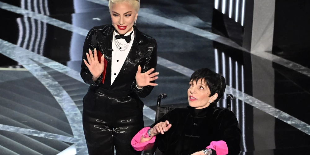 Laiza Minelli apgalvo, ka 2022. gadā “Oskaru” ceremonijā izvesta uz skatuves ratiņkrēslā pret savu gribu. Viņa lūgusi nolikt režisora krēslu.