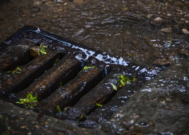 Весной начнутся работы: Рига решила влезть в долги ради реконструкции ливневой канализации на Улманя гатве
