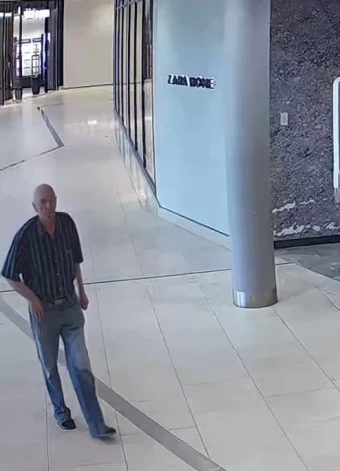 Ищут мужчину, изображенного на фото.