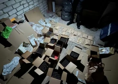 VIDEO: izņemti vairāk nekā 25 kilogrami narkotisko vielu! Policija aizturējusi trīs vīriešus