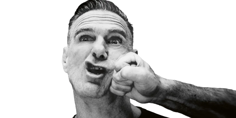 Šķiet, ka šī enerģiskā, valdzinoši piesmakusī balss vienmēr ir bijusi kopā ar mums. Un tas nav pārsteigums – kopš debijas albuma izdošanas 1980. gadā šis slavenākais Kanādas mūzikas eksporta pārstāvis ir radījis tik daudz iemīļotu dziesmu, ka tās skan radio stacijās visā pasaulē.