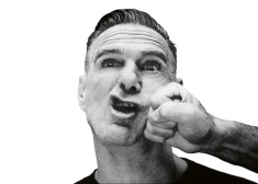 Karjeras vērienīgākajā koncertturnejā Rīgā uzstāsies Braiens Adamss