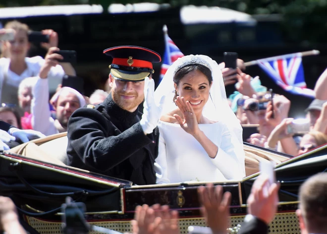 Meganas Mārklas kāzu lēmums, kas sāpināja karalieni Elizabeti — un uz visiem laikiem mainīja karalisko protokolu