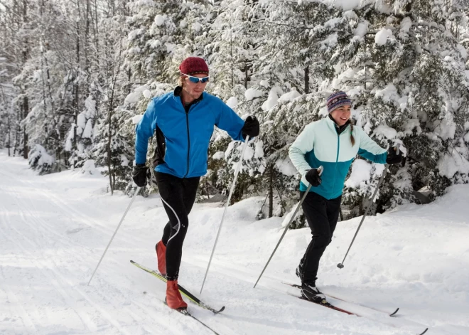 Aktīvās atpūtas parkā Līvānu novadā ir iespēja bez maksas iznomāt slēpošanas inventāru